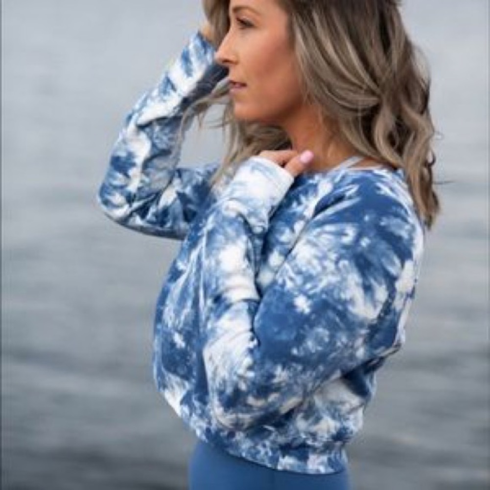 🔺 BALANCE ATHLETICA ESSENCE TIE DYE CROP CREW